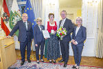 Edwin Benko, Katharina Purtscher-Penz, Hermine Moitz, Landeshauptmann Christopher Drexler und die Zweite Landtagspräsidentin Gabriele Kolar (v.l.). © Land Steiermark/Foto Fischer; bei Quellenangabe honorarfrei Edwin Benko, Katharina Purtscher-Penz, Hermine Moitz, Landeshauptmann Christopher Drexler und die Zweite Landtagspräsidentin Gabriele Kolar (v.l.).