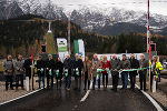 Landeshauptmann Christopher Drexler (8.v.l.) und Verkehrsreferent LH-Stv. Anton Lang (10.v.l.) bei der feierlichen Verkehrsfreigabe auf der B 145. © Land Steiermark; bei Quellenangabe honorarfrei Landeshauptmann Christopher Drexler (8.v.l.) und Verkehrsreferent LH-Stv. Anton Lang (10.v.l.) bei der feierlichen Verkehrsfreigabe auf der B 145.