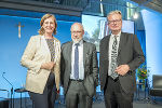Wissenschaftslandesrätin Barbara Eibinger-Miedl begrüßte gemeinsam mit Landeshauptmann Christopher Drexler den Keynote-Speaker Politikwissenschaftler Herfried Münkler beim diesjährigen Pfingstdialog im Schloss Seggauberg bei Leibnitz 