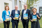 LR Simone Schmiedtbauer, LH-Stv. Anton Lang, LH Christopher Drexler und LR Ursula Lackner (v.l.) präsentieren die neue "Klima- und Energiestrategie Steiermark 2030+". © Land Steiermark/Robert Binder; Verwendung bei Quellenangabe honorarfrei