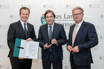 Ehrung verdienter Sportfunktionäre: LR Karlheinz Kornhäusl, LH a.D. Franz Voves und LH Christopher Drexler (v.l.). © Land Steiermark/Robert Binder; Verwendung bei Quellenangabe honorarfrei Ehrung verdienter Sportfunktionäre: LR Karlheinz Kornhäusl, LH a.D. Franz Voves und LH Christopher Drexler (v.l.).