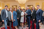 Die neue Landesregierung beim Medienempfang in der Grazer Burg: LR Hannes Amesbauer, LR Claudia Holzer, LR Simone Schmiedtbauer, LR Karlheinz Kornhäusl, LH-Stv. Manuela Khom, LH Mario Kunasek, LR Barbara Eibinger-Miedl und LR Stefan Hermann (v.l.) © Land Steiermark/Robert Binder; Verwendung bei Quellenangabe honorarfrei Die neue Landesregierung beim Medienempfang in der Grazer Burg: LR Hannes Amesbauer, LR Claudia Holzer, LR Simone Schmiedtbauer, LR Karlheinz Kornhäusl, LH-Stv. Manuela Khom, LH Mario Kunasek, LR Barbara Eibinger-Miedl und LR Stefan Hermann (v.l.)