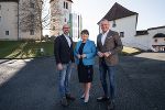 Leibnitz-Bürgermeister Michael Schumacher (l.) mit LH-Stv. Manuela Khom und LH Mario Kunasek © Land Steiermark/Resch Leibnitz-Bürgermeister Michael Schumacher (l.) mit LH-Stv. Manuela Khom und LH Mario Kunasek