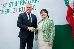 Landeshauptmann Mario Kunasek und Landeshauptmann-Stellvertreterin Manuela Khom anlässlich der Pressekonferenz zum Abschluss der ersten Klausur der neuen steirischen Landesregierung. © Land Steiermark/Binder; bei Quellenangabe honorarfrei Landeshauptmann Mario Kunasek und Landeshauptmann-Stellvertreterin Manuela Khom anlässlich der Pressekonferenz zum Abschluss der ersten Klausur der neuen steirischen Landesregierung.
