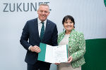 LH Mario Kunasek und LH-Stv. Manuela Khom. © Land Steiermark/Binder; bei Quellenangabe honorarfrei LH Mario Kunasek und LH-Stv. Manuela Khom.