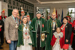 Landeshauptmann Mario Kunasek (l.) und Landeshauptmann-Stellvertreterin Manuela Khom (r.) mit Faschingsprinz Mario (4.v.l.) und Faschingsprinzessin Nicole (2.v.l.) sowie dem Landesvorsitzendem Mario Krenn (3.v.l.). © Land Steiermark/Resch; bei Quellenangabe honorarfrei Landeshauptmann Mario Kunasek (l.) und Landeshauptmann-Stellvertreterin Manuela Khom (r.) mit Faschingsprinz Mario (4.v.l.) und Faschingsprinzessin Nicole (2.v.l.) sowie dem Landesvorsitzendem Mario Krenn (3.v.l.).