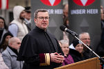 Johannes Freitag, neu ernannter Weihbischof der Diözese Graz-Seckau, nahm in seiner Funktion als Militäroberkurat an der Angelobung in Semriach teil. © Land Steiermark/Andreas Resch; Verwendung bei Quellenangabe honorarfrei Johannes Freitag, neu ernannter Weihbischof der Diözese Graz-Seckau, nahm in seiner Funktion als Militäroberkurat an der Angelobung in Semriach teil.