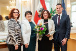 LR Stefan Hermann (re.), LADin Brigitte Scherz-Schaar und LH-Stv. Manuela Khom überreichten Doris Reiter (v.l.) für ihr unermüdliches Engagement den Menschenrechtspreis des Landes Steiermark 2024. © Foto: Land Steiermark/Binder; bei Quellenangabe honorarfrei LR Stefan Hermann (re.), LADin Brigitte Scherz-Schaar und LH-Stv. Manuela Khom überreichten Doris Reiter (v.l.) für ihr unermüdliches Engagement den Menschenrechtspreis des Landes Steiermark 2024.