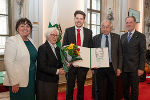 Robert Jarolim (3.v.l.) wurde mit dem Josef Krainer-Förderungspreis ausgezeichnet. © Land Steiermark/Streibl; bei Quellenangabe honorarfrei Robert Jarolim (3.v.l.) wurde mit dem Josef Krainer-Förderungspreis ausgezeichnet.