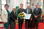 Josef Franz Viktor Tausendschön (3.v.l.) wurde mit dem Josef Krainer-Förderungspreis ausgezeichnet. © Land Steiermark/Streibl; bei Quellenangabe honorarfrei Josef Franz Viktor Tausendschön (3.v.l.) wurde mit dem Josef Krainer-Förderungspreis ausgezeichnet.