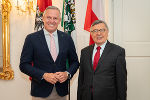 Landeshauptmann Mario Kunasek (l.) mit dem Botschafter der Republik Polen, S.E. Zenon Henryk Kosiniak-Kamysz © Land Steiermark/ Streibl Landeshauptmann Mario Kunasek (l.) mit dem Botschafter der Republik Polen, S.E. Zenon Henryk Kosiniak-Kamysz